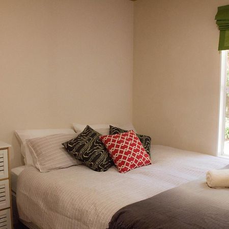 Wai-Knot Accommodation Onetangi Номер фото