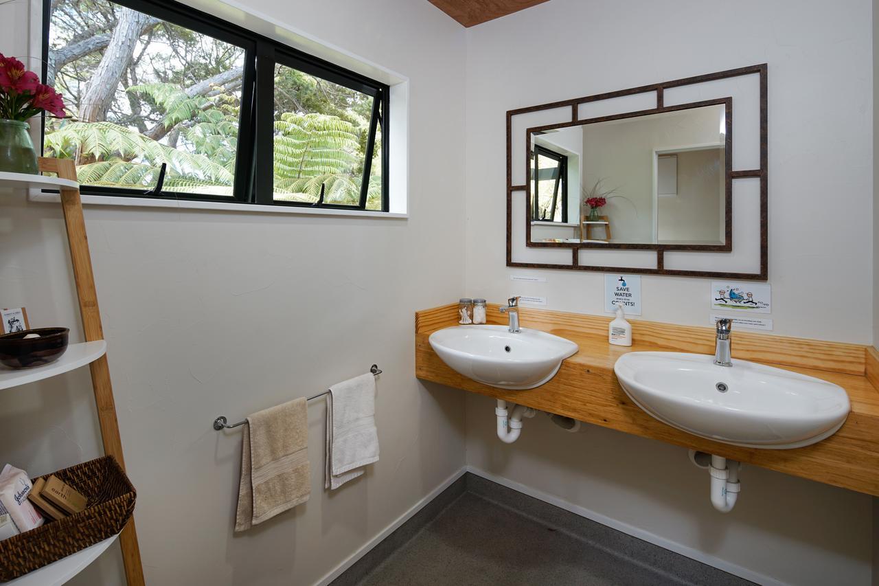 Wai-Knot Accommodation Onetangi Экстерьер фото